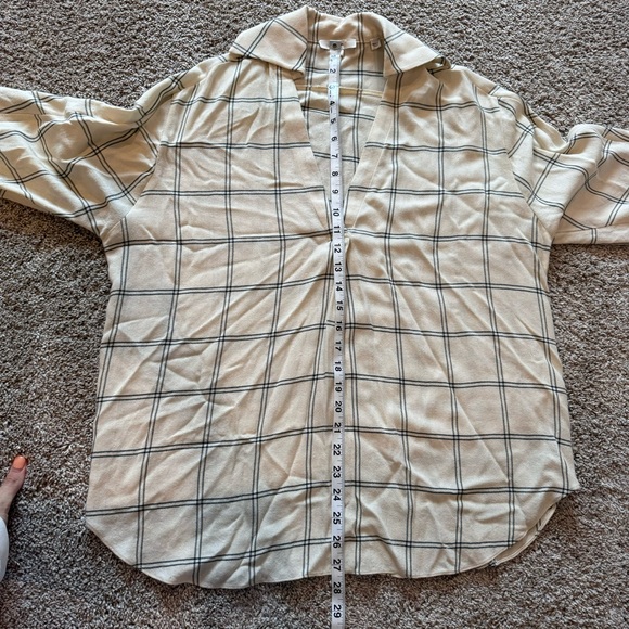 VINCE Long Sleeve V-Neck Blouse Size M - Picture 7 of 9